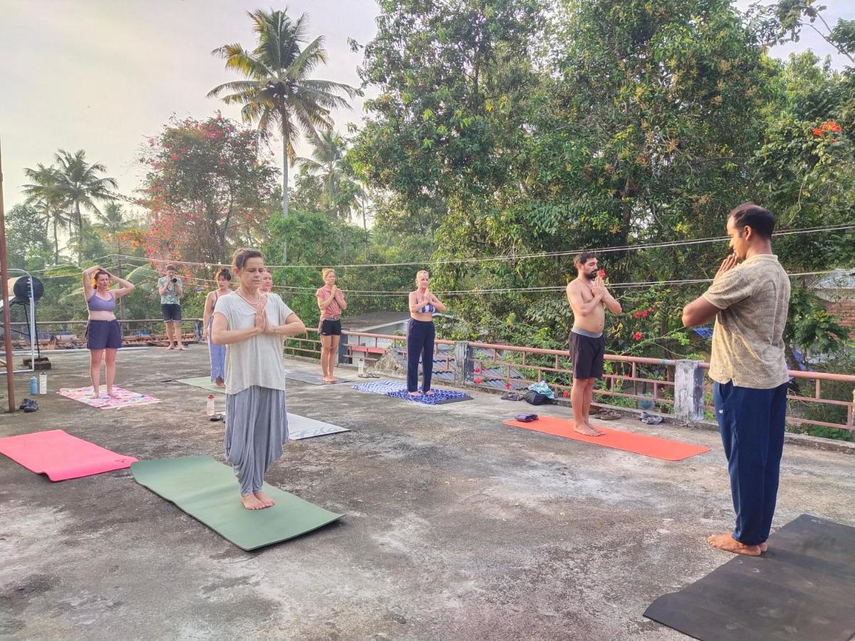 Marari Beach Clleetus Homestay 马拉利库兰 外观 照片